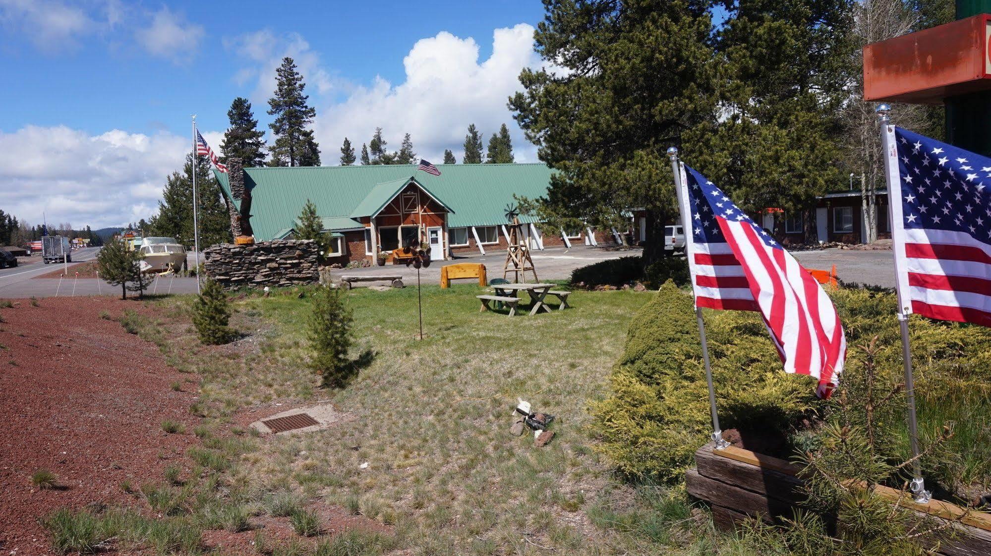 Eagle Crater Lake Inn Chemult Exterior photo